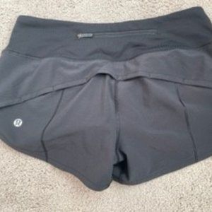 Lululemon - Lulu - Speed Up Shorts - Black - Size 2 - 2.5" inseam